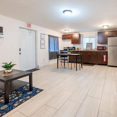 Cozy Private Apts In Hollywood By Hard Rock Casino! Exterior photo