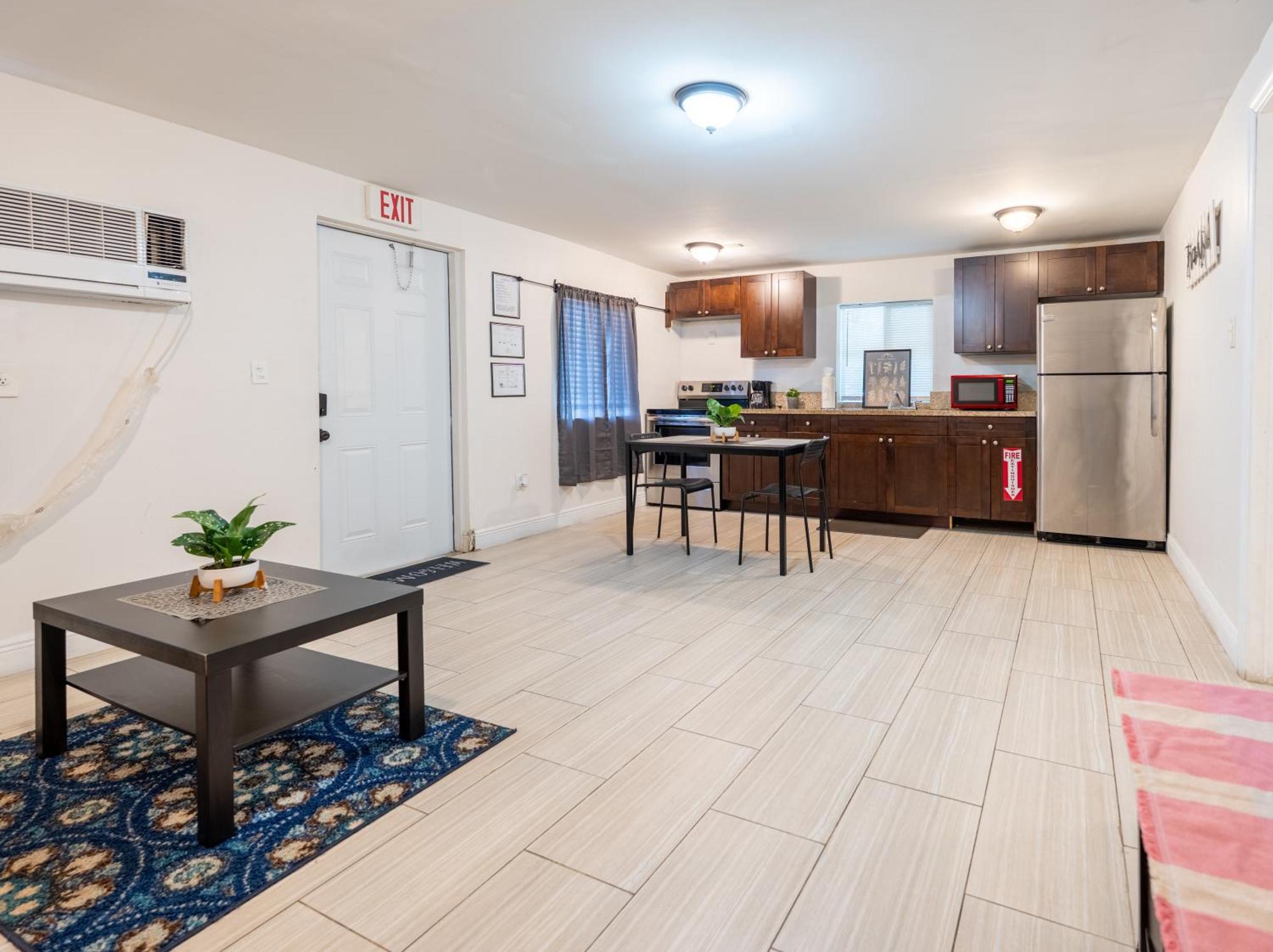 Cozy Private Apts In Hollywood By Hard Rock Casino! Exterior photo